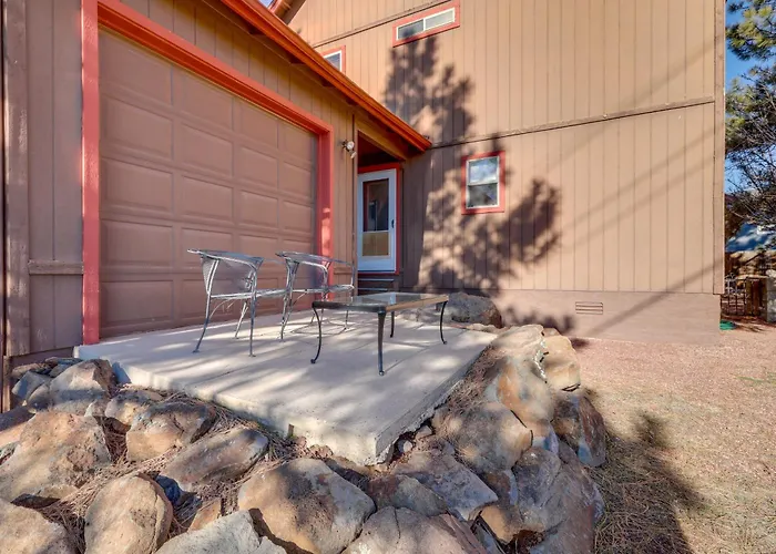 Holiday home Game + Patios: 2 Mi To Dtwn