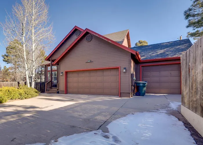 Game + Patios: 2 Mi To Dtwn Holiday home *