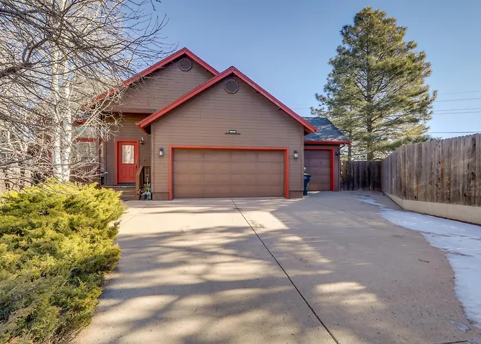 Game + Patios: 2 Mi To Dtwn Holiday home *